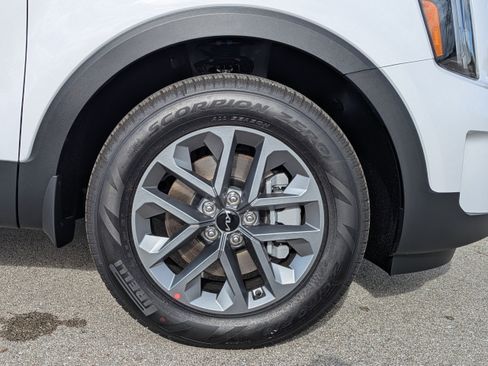 New 2025 Kia Telluride LX image 11