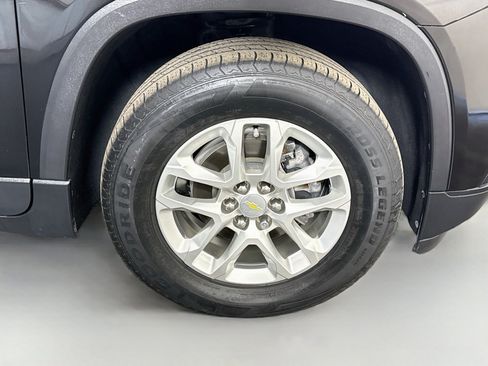 Used 2021 Chevrolet Traverse LS FWD image 32