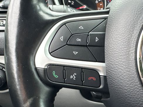 Used 2020 Jeep Compass Limited image 22