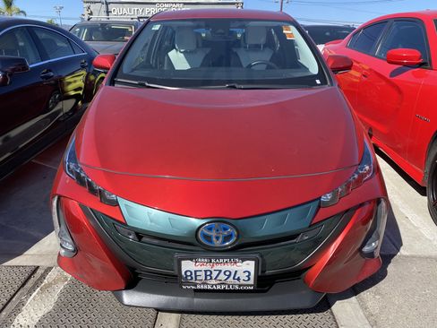 Used 2017 Toyota Prius Prime Advanced FWD image 3