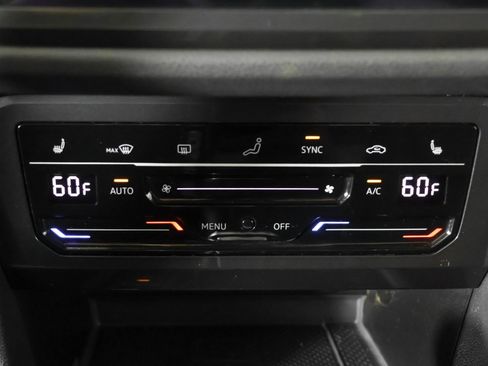 Used 2022 Volkswagen Tiguan SE FWD image 31