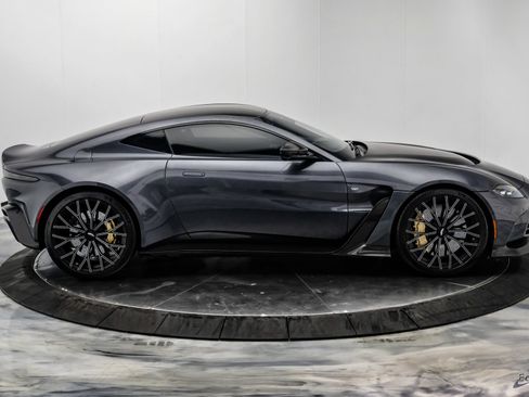 Used 2023 Aston Martin V12 Vantage RWD image 25