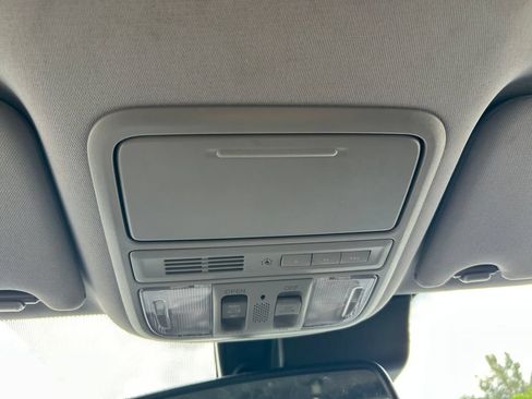 Used 2017 Honda Pilot Touring image 28