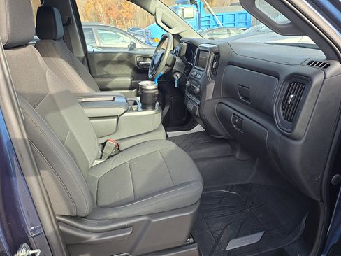 Used 2020 Chevrolet Silverado 1500 Custom w/ Custom Value Package AWD/4WD image 10