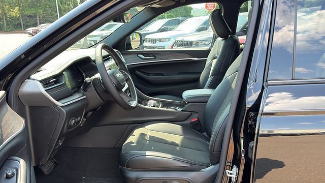 New 2026 Jeep Grand Cherokee L 4WD image 9