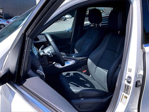 Used 2025 Mercedes-Benz GLE 350 4MATIC image 17