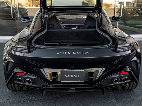 Used 2025 Aston Martin V8 Vantage Coupe RWD image 19