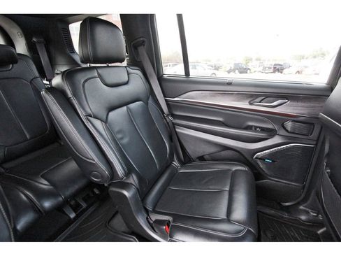 Used 2021 Jeep Grand Cherokee L Overland w/ Luxury Tech Group IV image 13