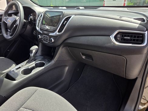 Used 2024 Chevrolet Equinox LT FWD image 17