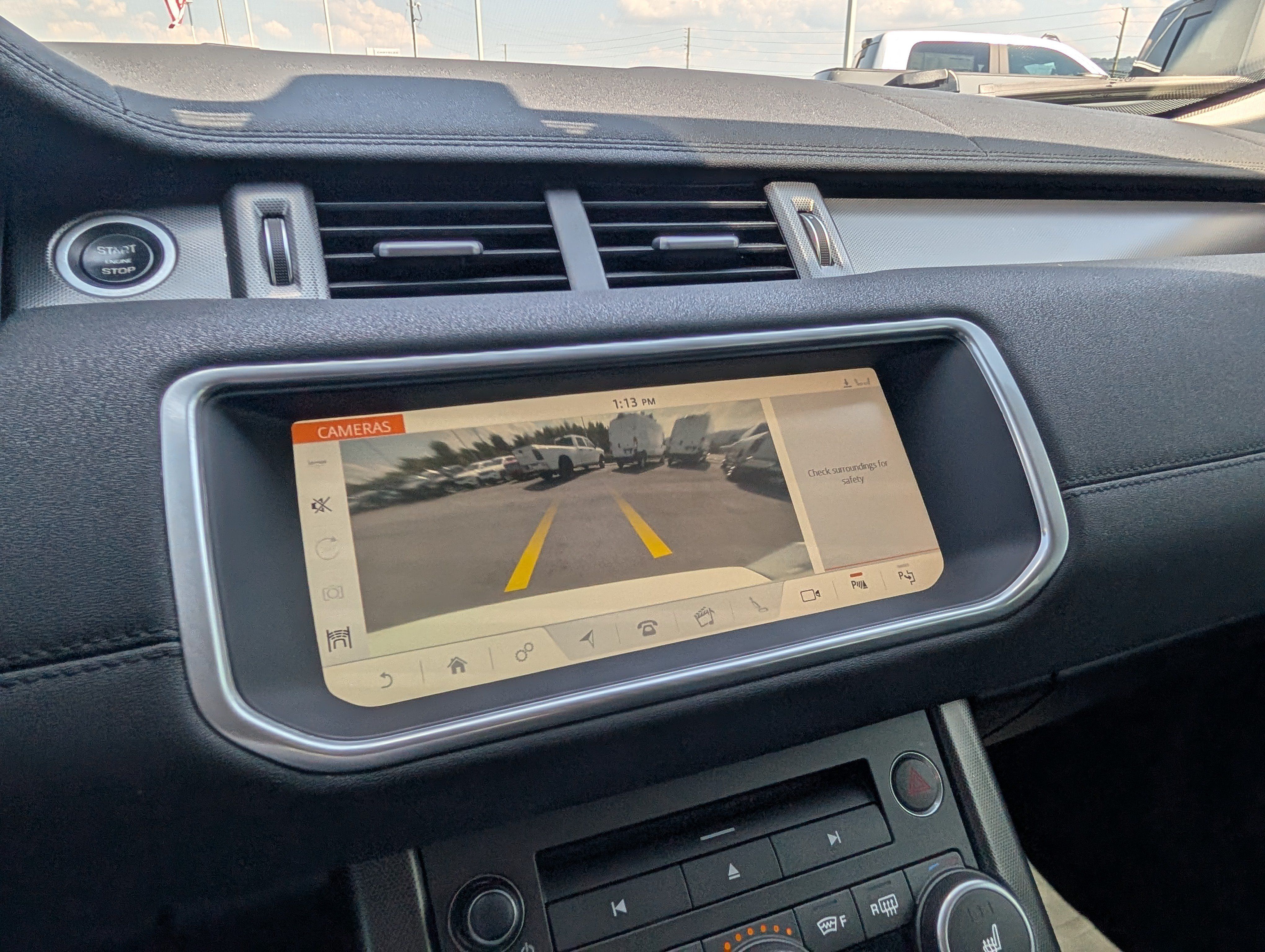 Used 2018 Land Rover Range Rover Evoque HSE AWD/4WD image 16