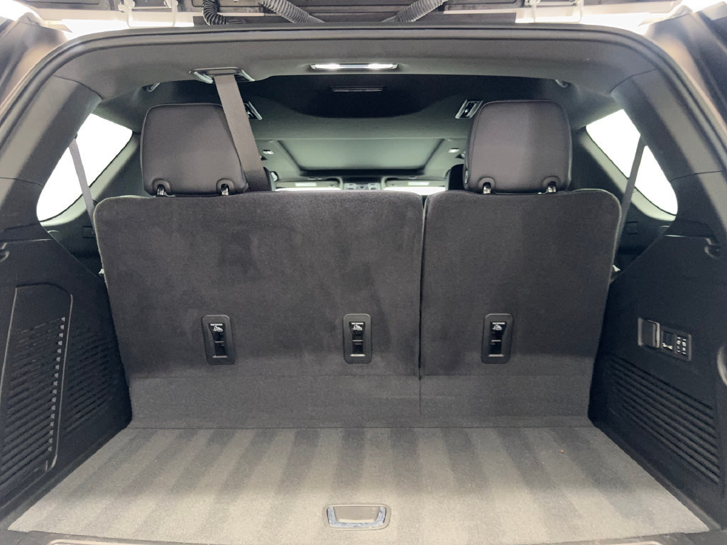 Used 2024 GMC Yukon Denali RWD image 89