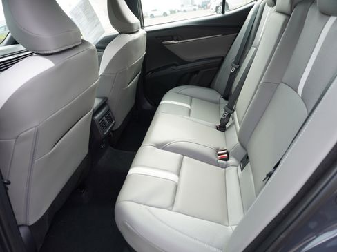 Used 2025 Toyota Camry SE image 13