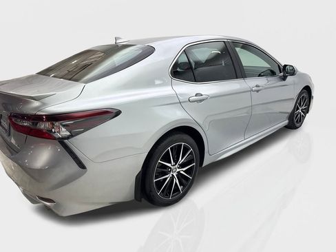 Used 2024 Toyota Camry SE FWD image 13