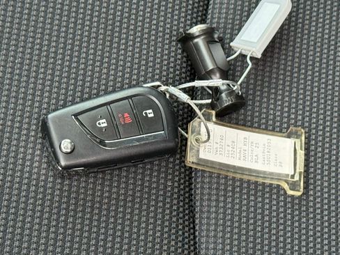 Used 2025 Toyota RAV4 LE image 22