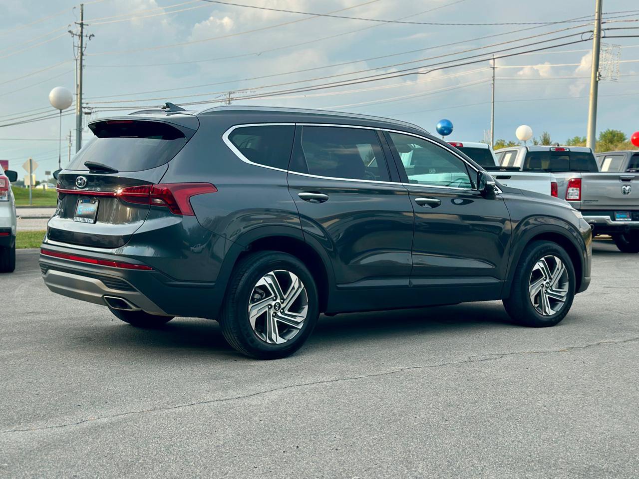 Used 2023 Hyundai Santa Fe SEL FWD image 4