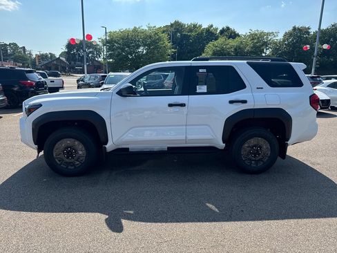 New 2026 Toyota 4Runner SR5 AWD/4WD image 4