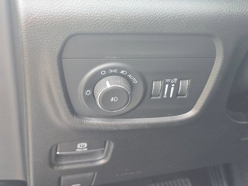 Used 2021 Jeep Grand Cherokee L Limited AWD/4WD image 25