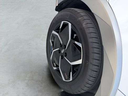 Used 2024 Hyundai Ioniq 5 Limited image 17