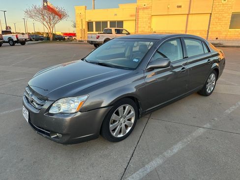 Used 2007 Toyota Avalon XL image 2
