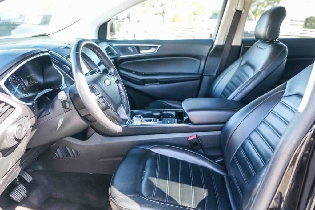 Used 2019 Ford Edge SEL w/ Equipment Group 201A FWD image 17