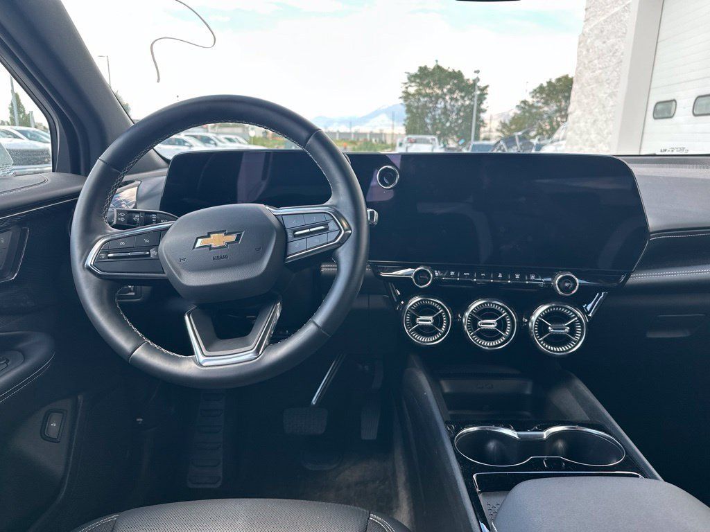 Used 2024 Chevrolet Blazer EV LT AWD/4WD image 8