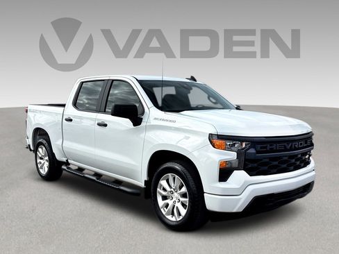 Used 2024 Chevrolet Silverado 1500 Custom image 1
