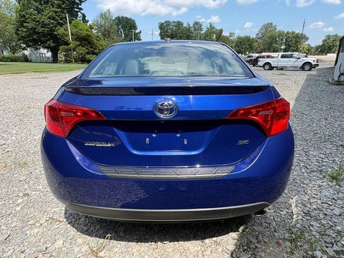Used 2017 Toyota Corolla SE w/ SE Premium Package FWD image 6