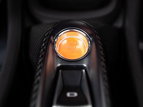 Used 2025 McLaren Artura Spider image 26