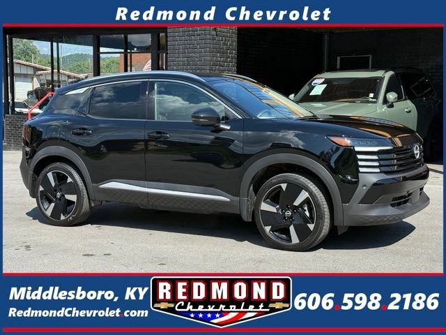 Used 2025 Nissan Kicks SR AWD/4WD image 1