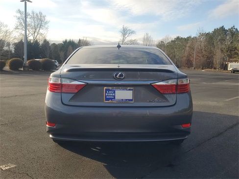 Used 2013 Lexus ES 300h image 4