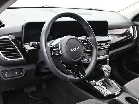 Used 2026 Kia Seltos S FWD image 15