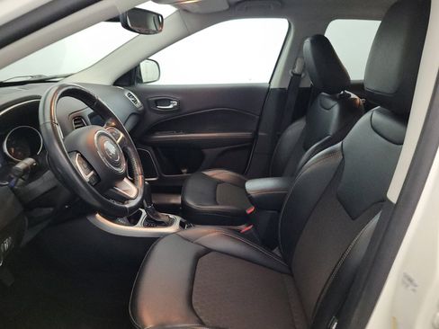 Used 2019 Jeep Compass Latitude w/ Popular Equipment Group AWD/4WD image 17