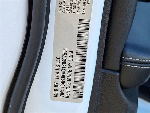 Used 2025 Jeep Grand Cherokee L Altitude image 23