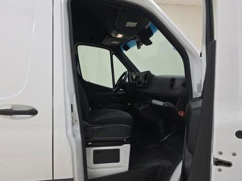 Used 2023 Mercedes-Benz Sprinter 144 Cargo image 8