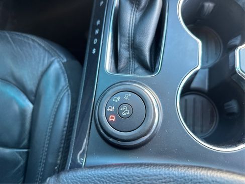 Used 2017 Ford Explorer XLT w/ Equipment Group 202A image 40