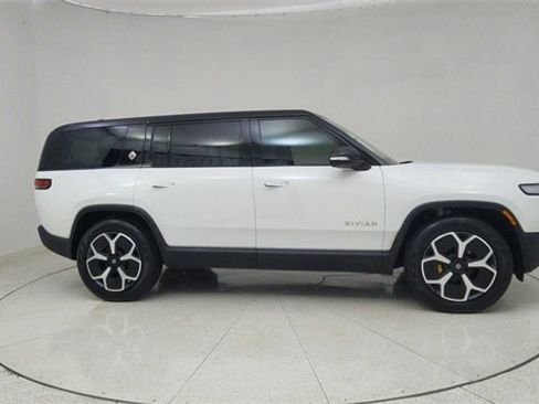 Used 2024 Rivian R1S Adventure image 65