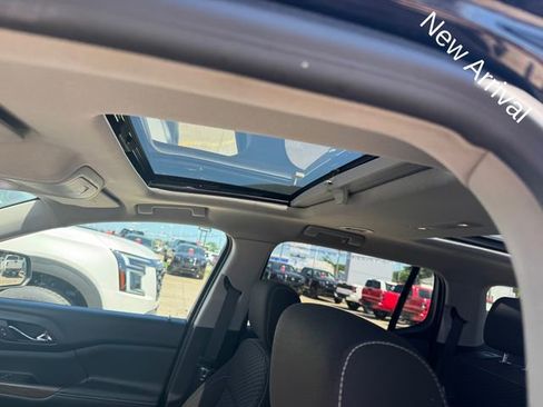 Used 2017 GMC Acadia SLE AWD/4WD image 4