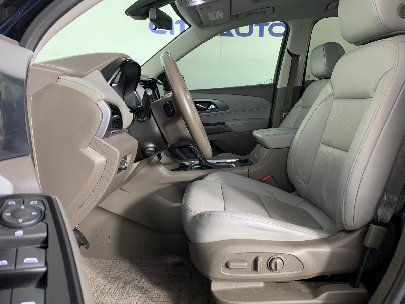 Used 2020 Chevrolet Traverse Premier w/ LPO, Floor Liner Package FWD image 15