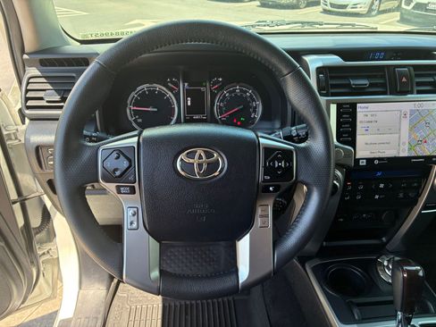 Used 2021 Toyota 4Runner Limited AWD/4WD image 18