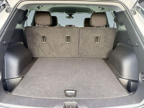 Used 2025 Chevrolet Blazer LT FWD image 31