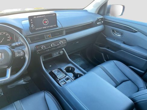 Used 2025 Honda Pilot EX-L image 23