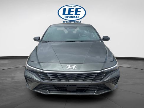 New 2026 Hyundai Elantra SEL Sport FWD image 2