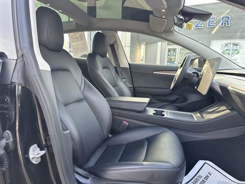 Used 2022 Tesla Model 3 image 28