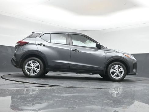 Used 2024 Nissan Kicks S image 25