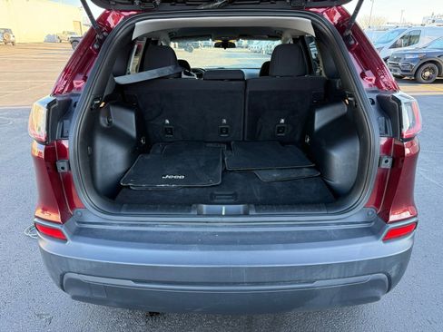 Used 2019 Jeep Cherokee Latitude w/ Popular Appearance Group FWD image 33