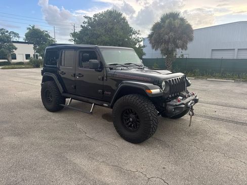 Used 2018 Jeep Wrangler Unlimited Rubicon AWD/4WD image 4