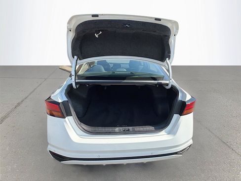 Used 2025 Nissan Altima 2.5 SV FWD image 13