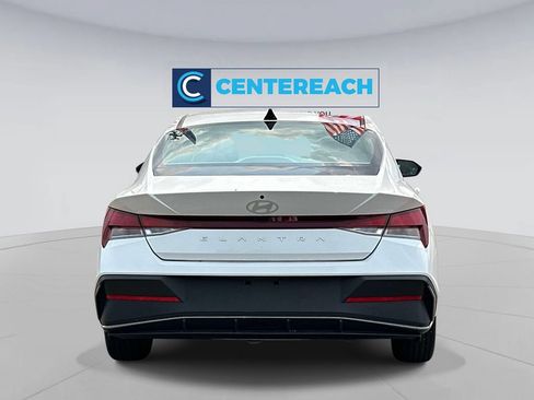 Used 2024 Hyundai Elantra SEL FWD image 7