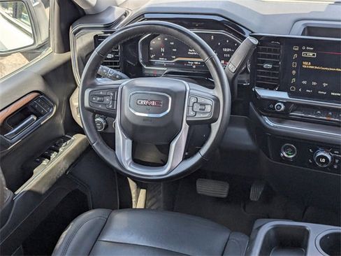 Used 2024 GMC Sierra 1500 SLT image 15