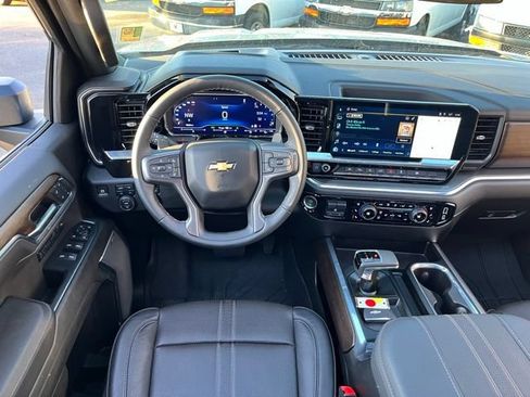 Used 2024 Chevrolet Silverado 1500 High Country w/ High Country Premium Package AWD/4WD image 29